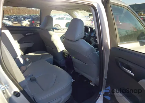 2025 Toyota Highlander Hybrid Xle z USA, uszkodzony, nr VIN 5TDKBRCH9SS653838